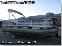 Sun Tracker Party Barge 21